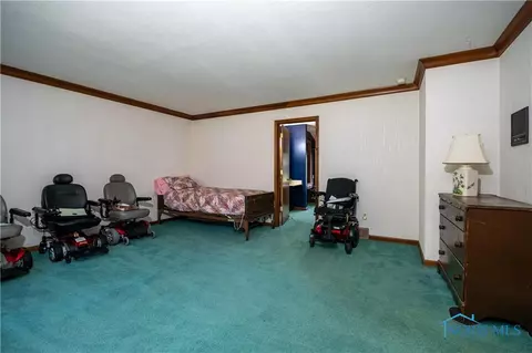 3261 Springtime Dr, Oregon, OH 43616 photo 9