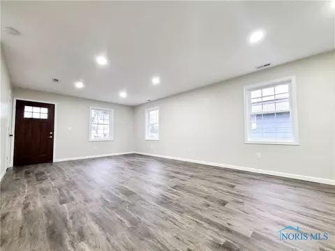 903 S Main St, Bryan, OH 43506 photo 6