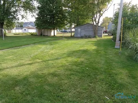 112 Elm St, Deshler, OH 43516 photo 3