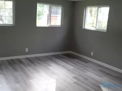 112 Elm St, Deshler, OH 43516 photo 9