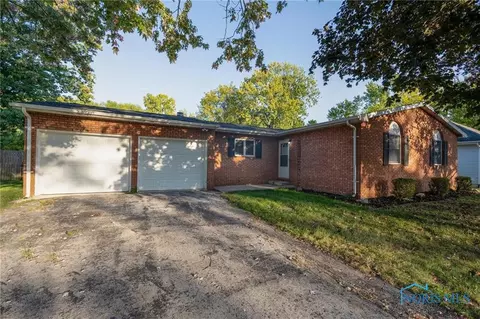 1907 Candlewick Dr, Findlay, OH 45840