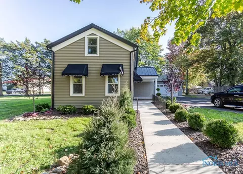 24023 W 2nd St, Grand Rapids, OH 43522