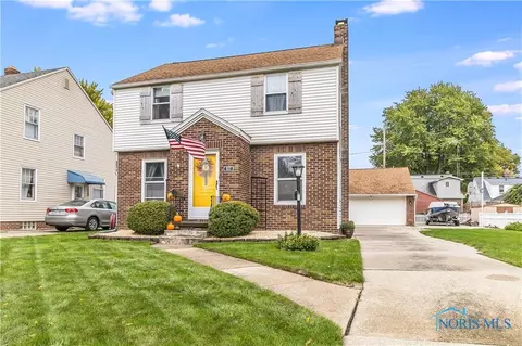 557 Grasser St, Oregon, OH 43616