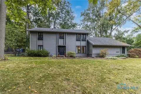 5909 Swan Creek Dr, Toledo, OH 43614