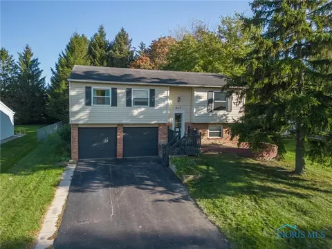 247 Mallard Rd, Perrysburg, OH 43551