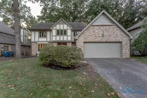 2331 Saint Roberts Ln, Toledo, OH 43617