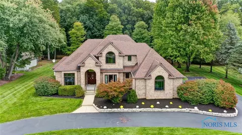 2324 Gradwohl Rd, Toledo, OH 43617