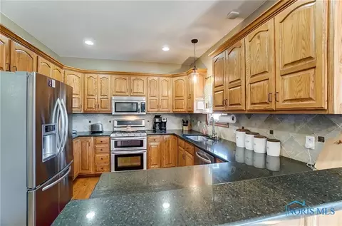 757 Timberview Dr, Findlay, OH 45840 photo 9