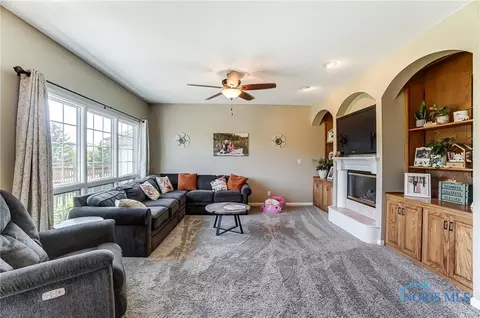 757 Timberview Dr, Findlay, OH 45840 photo 4