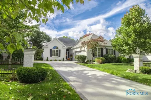 3230 Stone Wall Rd, Maumee, OH 43537