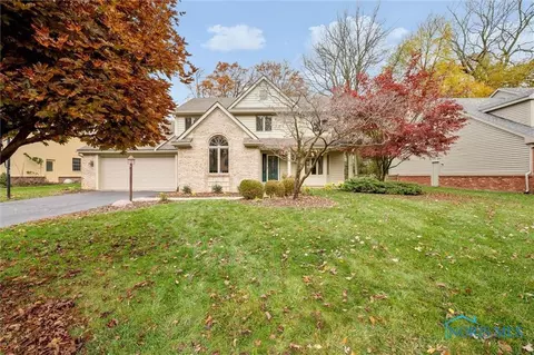 7240 Whispering Oak Dr, Sylvania, OH 43560
