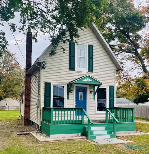 438 N Oak St, Edgerton, OH 43517