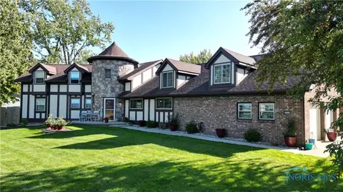 5846 Cedar Point Rd, Oregon, OH 43616
