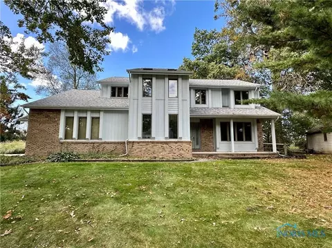 9177 Rolling Hill Rd, Holland, OH 43528