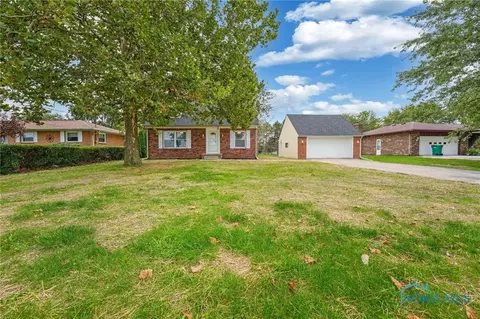 4826 Curtice Rd, Northwood, OH 43619