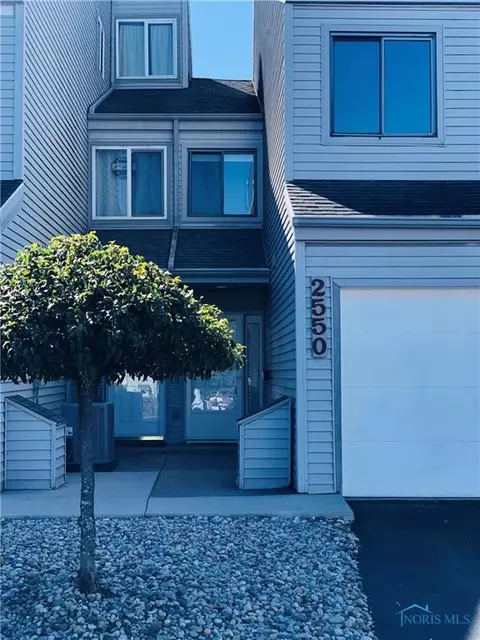2550 W Village Dr #2550, Toledo, OH 43614
