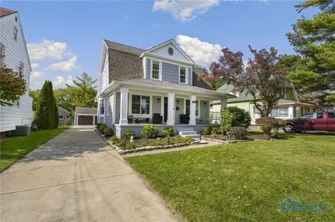205 Hannum Ave, Rossford, OH 43460