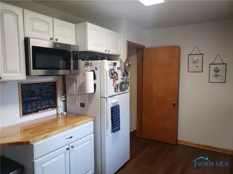 209 Degroff Ave, Archbold, OH 43502 photo 5
