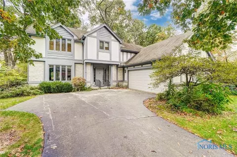 7037 Cloister Rd, Toledo, OH 43617