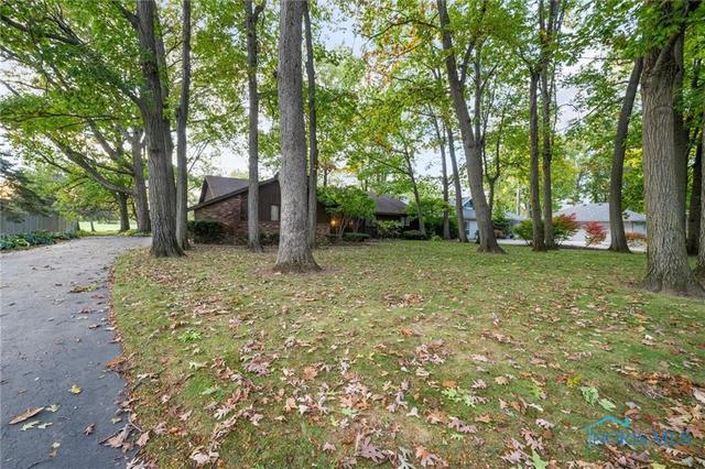 29879 St Andrews Rd, Perrysburg, OH 43551