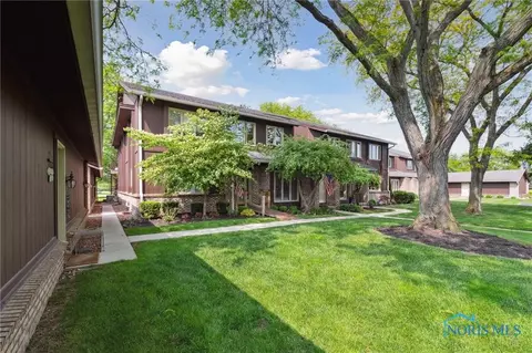 10244 Ford Rd, Perrysburg, OH 43551