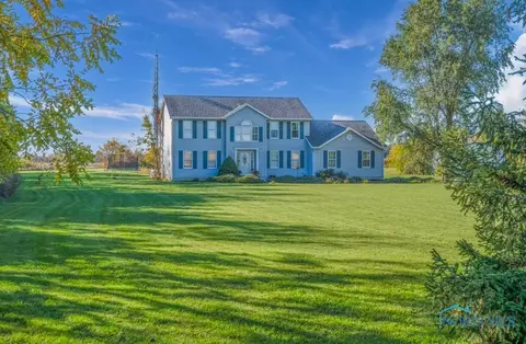 18133 Sugar Creek Rd, Bowling Green, OH 43402