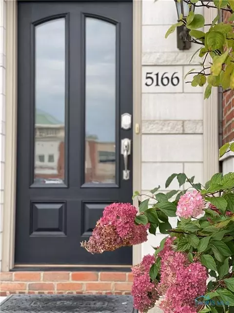 5166 Bostwick Rd, Perrysburg, OH 43551