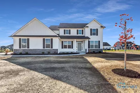 8469 Hocking Cv, Waterville, OH 43566