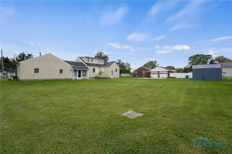 409 E Union St, Walbridge, OH 43465 photo 41