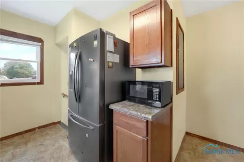409 E Union St, Walbridge, OH 43465 photo 21