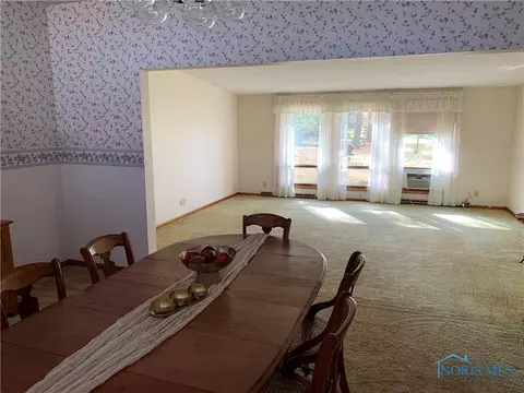 615 W Maple St, Deshler, OH 43516 photo 3