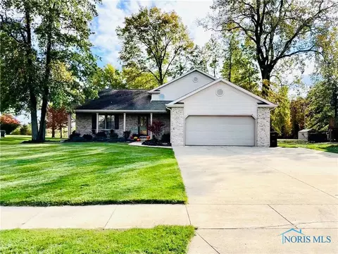 201 W Pinewood Ave, Defiance, OH 43512
