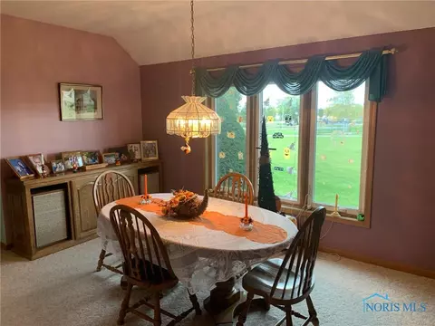 501 Bunny Dr, Edon, OH 43518 photo 9