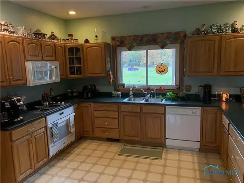 501 Bunny Dr, Edon, OH 43518 photo 7