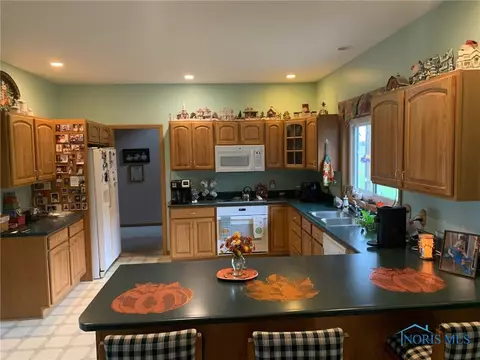 501 Bunny Dr, Edon, OH 43518 photo 5