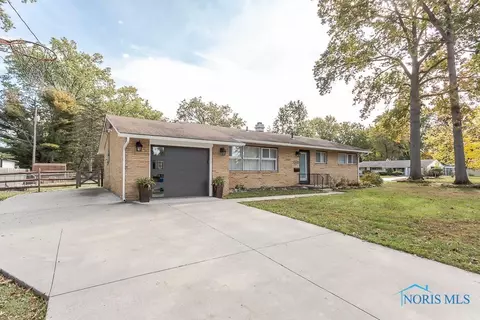 4622 Oak Glen Dr, Toledo, OH 43613