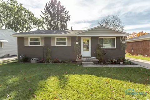 3533 Cedardale Ct, Toledo, OH 43623