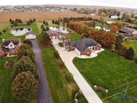 5114 Corduroy Rd, Oregon, OH 43616