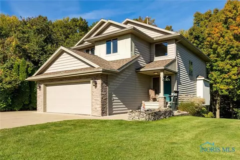 2460 Split Rock Dr, Marblehead, OH 43440