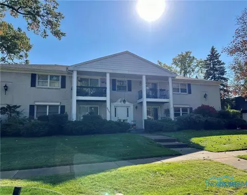 6537 Woodhall Dr #4, Sylvania, OH 43560