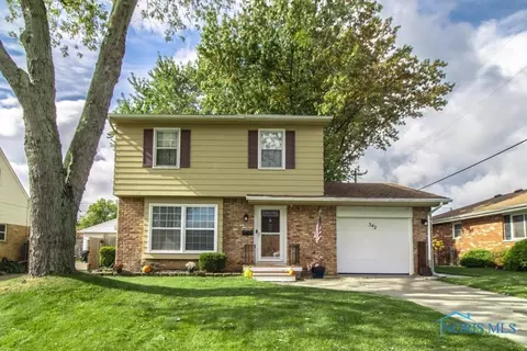 342 Crestway Dr, Oregon, OH 43616