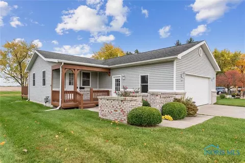 209 S Adrian St, Lyons, OH 43533 photo 2