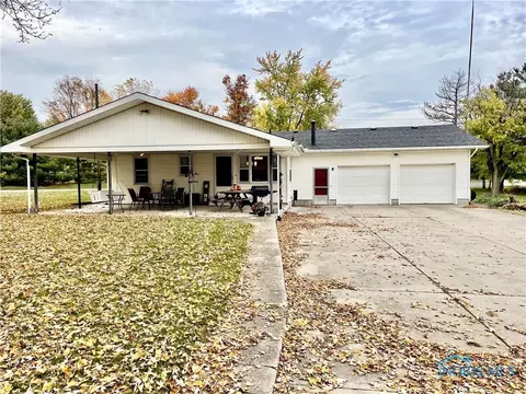 1618 E High St, Bryan, OH 43506 photo 3