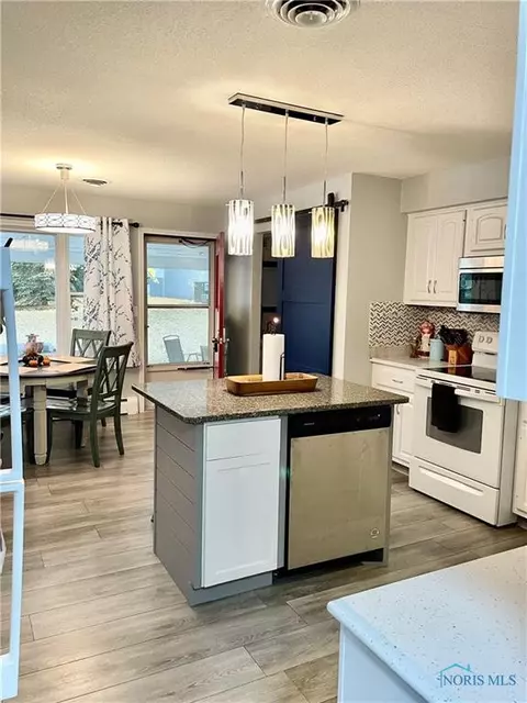 1618 E High St, Bryan, OH 43506 photo 7