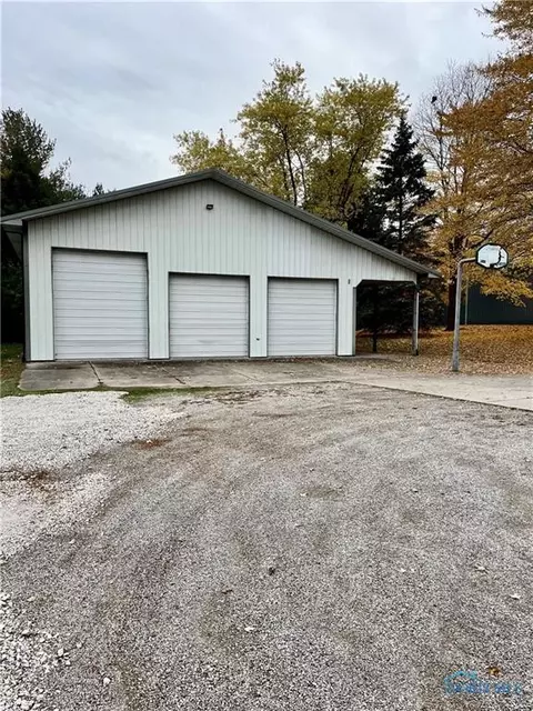 1618 E High St, Bryan, OH 43506 photo 4