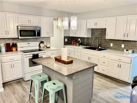 1618 E High St, Bryan, OH 43506 photo 6
