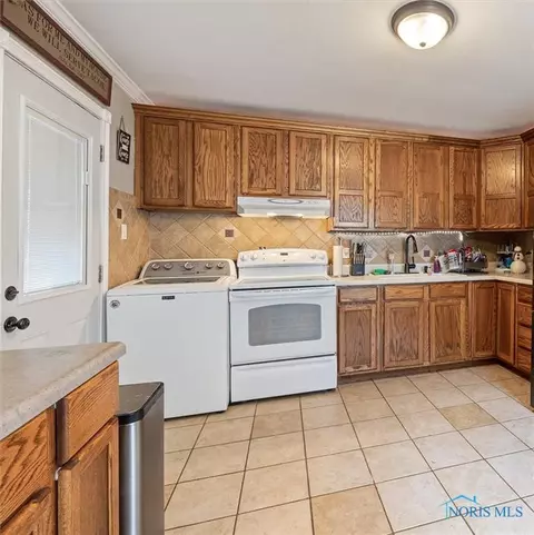 206 Percy St, Walbridge, OH 43465 photo 8