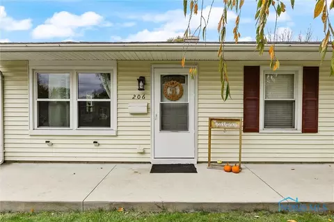 206 Percy St, Walbridge, OH 43465 photo 3