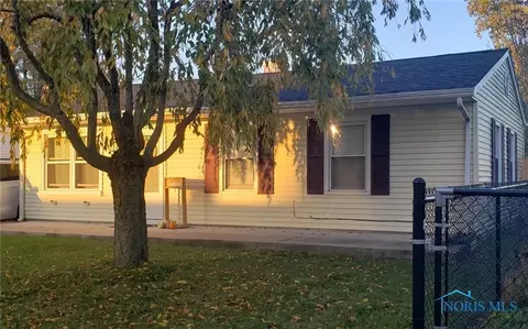 206 Percy St, Walbridge, OH 43465 photo 4