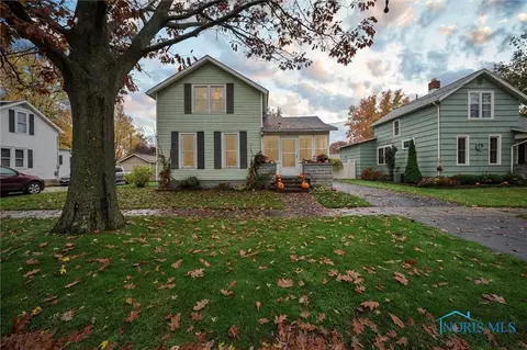 352 Huron St, Elmore, OH 43416